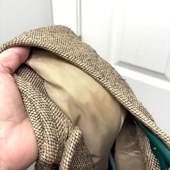 Vintage Calvin Klein Cropped Blazer, Silk Tweed, Light Shoulder Pads, Size 14 - Picture 5 of 7